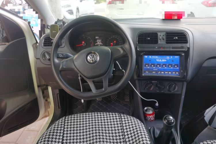 Used Volkswagen Polo 2016 1.4L Manual Fashion Model Steering Wheel