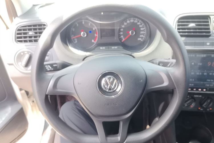 Used Volkswagen Polo 2016 1.4L Manual Fashion Model Steering Wheel