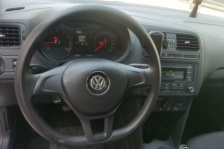 Used Volkswagen Polo 2016 1.4L Manual Fashion Model Steering Wheel
