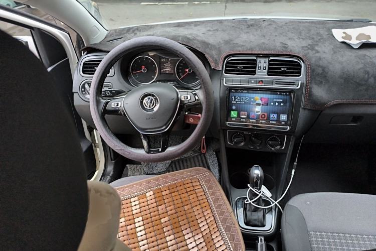 Used Volkswagen Polo 2016 1.6L Automatic Comfort Model Steering Wheel