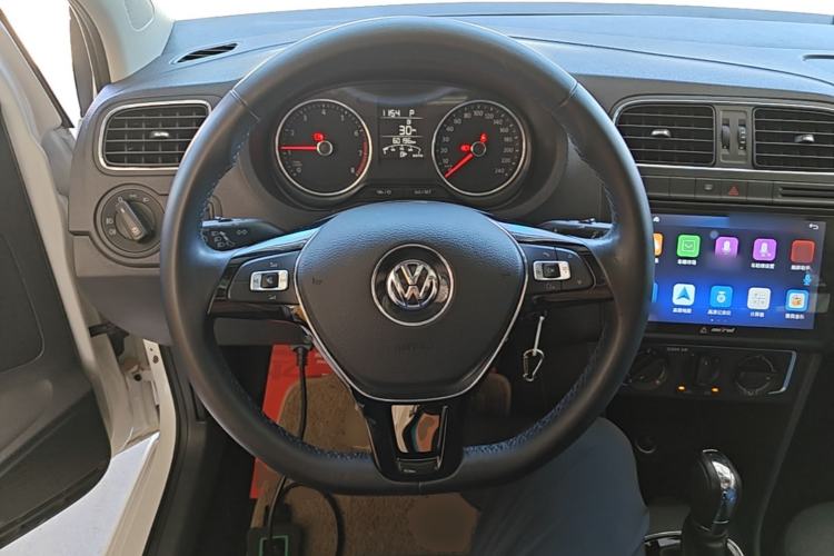 Used Volkswagen Polo 2016 1.6L Automatic Comfort Model Steering Wheel
