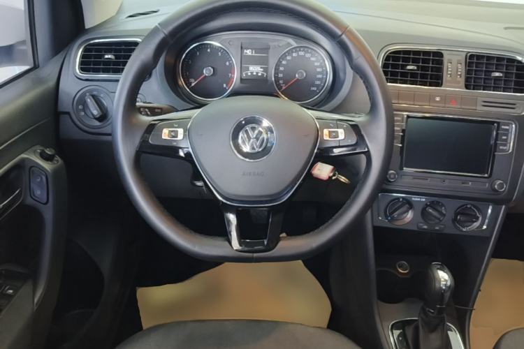 Used Volkswagen Polo 2016 1.6L Automatic Comfort Model Steering Wheel