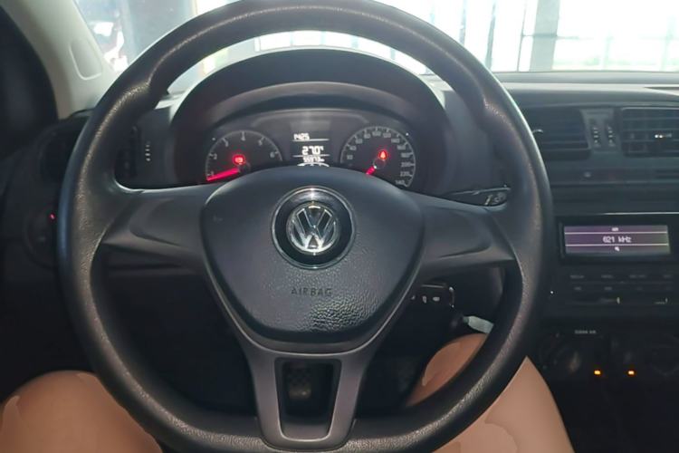 Used Volkswagen Polo 2016 1.4L Manual Fashion Model Steering Wheel