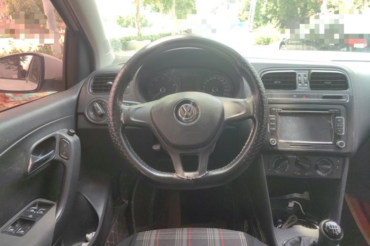 Used Volkswagen Polo 2016 1.4L Manual Fashion Model Steering Wheel