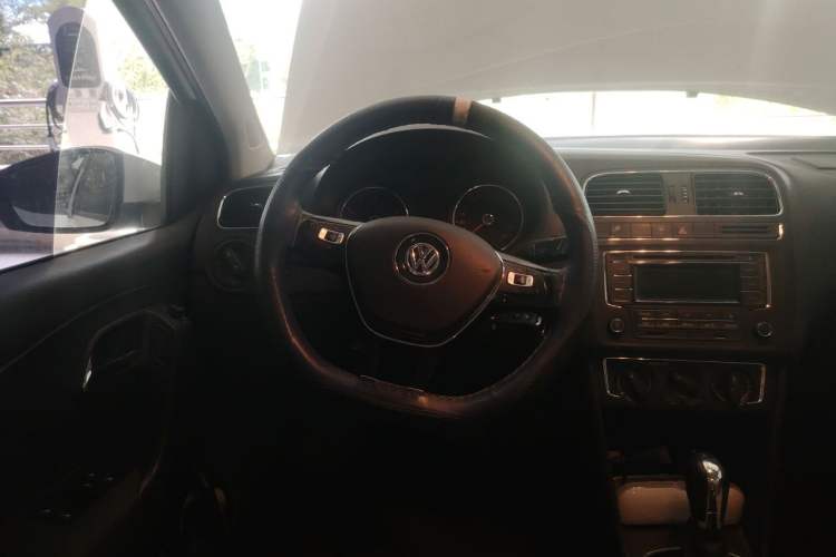 Used Volkswagen Polo 2016 1.6L Automatic Comfort Model Steering Wheel