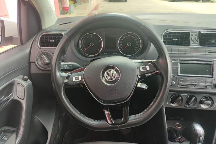 Used Volkswagen Polo 2016 1.6L Automatic Comfort Model Steering Wheel
