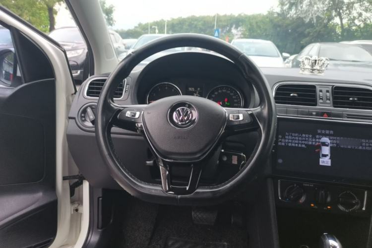 Used Volkswagen Polo 2016 1.6L Automatic Comfort Model Steering Wheel