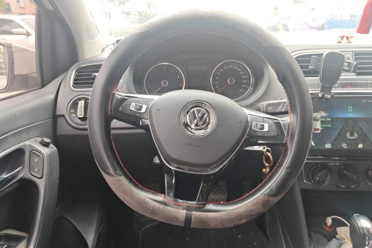 Used Volkswagen Polo 2016 1.6L Automatic Comfort Model Steering Wheel