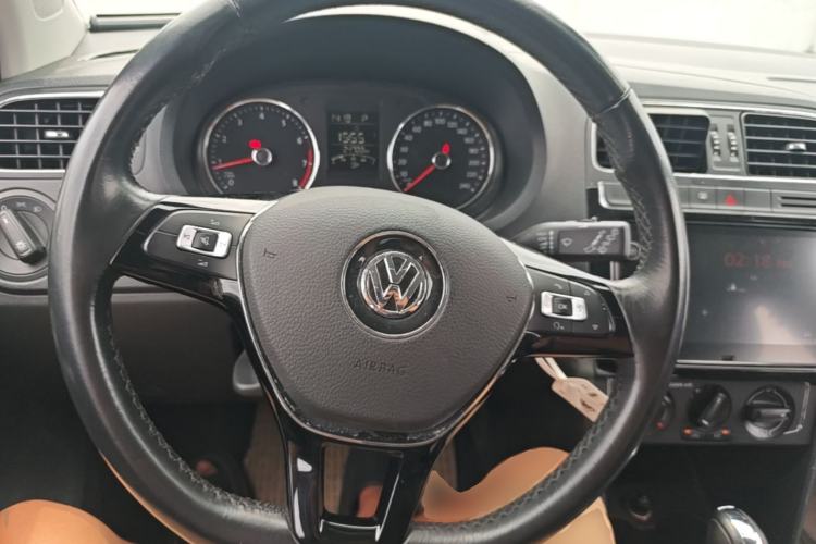 Used Volkswagen Polo 2016 1.6L Automatic Comfort Model Steering Wheel