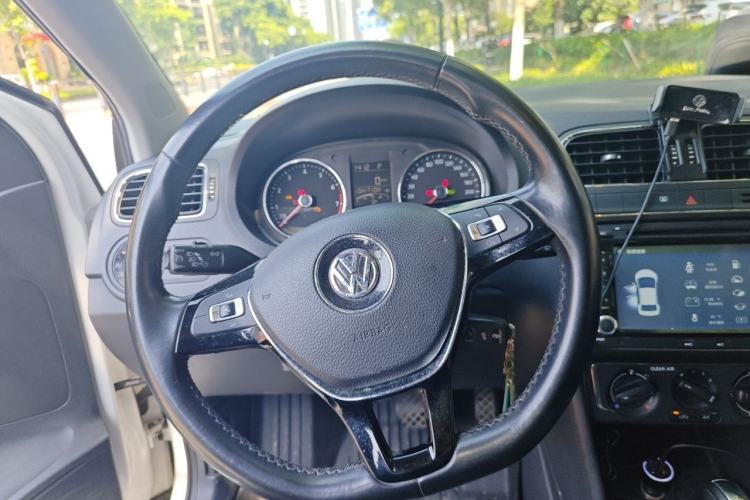 Used Volkswagen Polo 2016 1.6L Automatic Comfort Model Steering Wheel