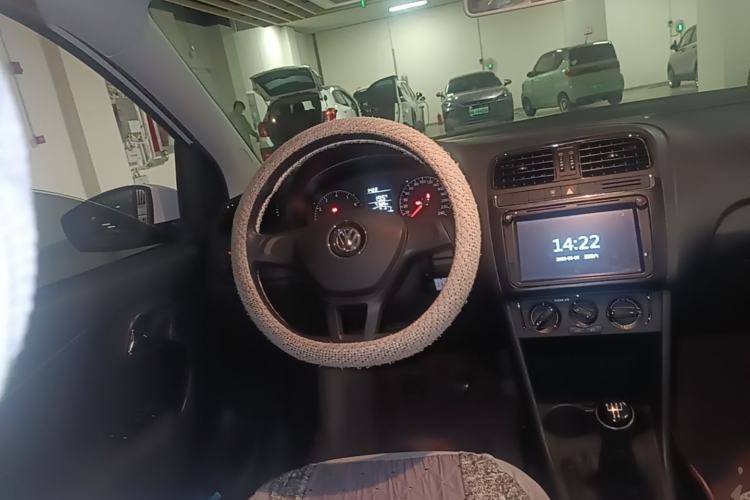 Used Volkswagen Polo 2016 1.4L Manual Fashion Model Steering Wheel