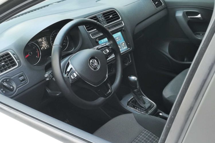 Used Volkswagen Polo 2016 1.6L Automatic Comfort Model Steering Wheel