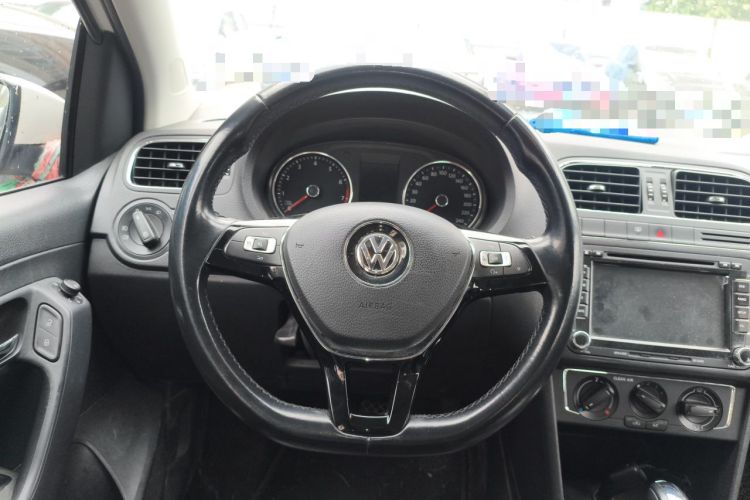 Used Volkswagen Polo 2016 1.6L Automatic Luxury Model Steering Wheel