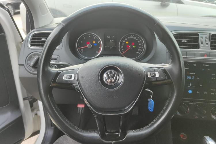 Used Volkswagen Polo 2016 1.6L Automatic Comfort Model Steering Wheel