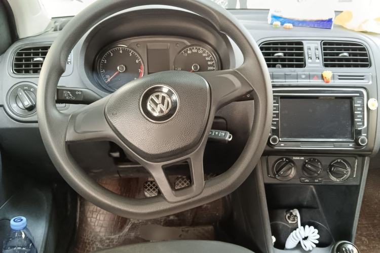 Used Volkswagen Polo 2016 1.4L Manual Fashion Model Steering Wheel