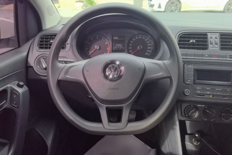 Used Volkswagen Polo 2016 1.4L Manual Fashion Model Steering Wheel