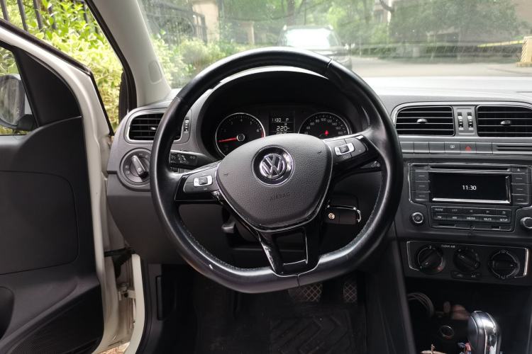 Used Volkswagen Polo 2016 1.6L Automatic Comfort Model Steering Wheel