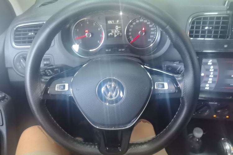Used Volkswagen Polo 2016 1.6L Automatic Comfort Model Steering Wheel