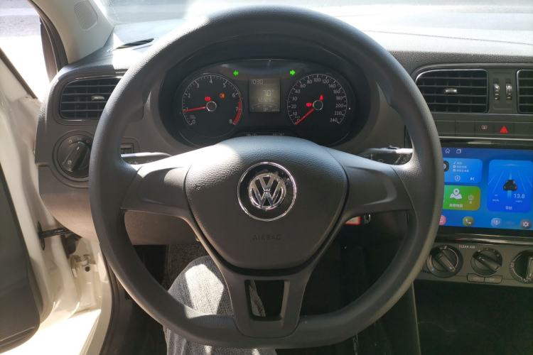 Used Volkswagen Polo 2016 1.4L Manual Fashion Model Steering Wheel