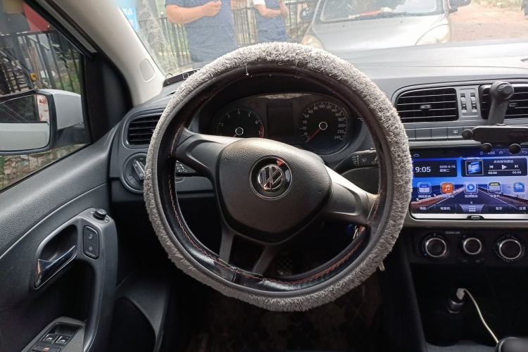 Used Volkswagen Polo 2016 1.4L Manual Fashion Model Steering Wheel