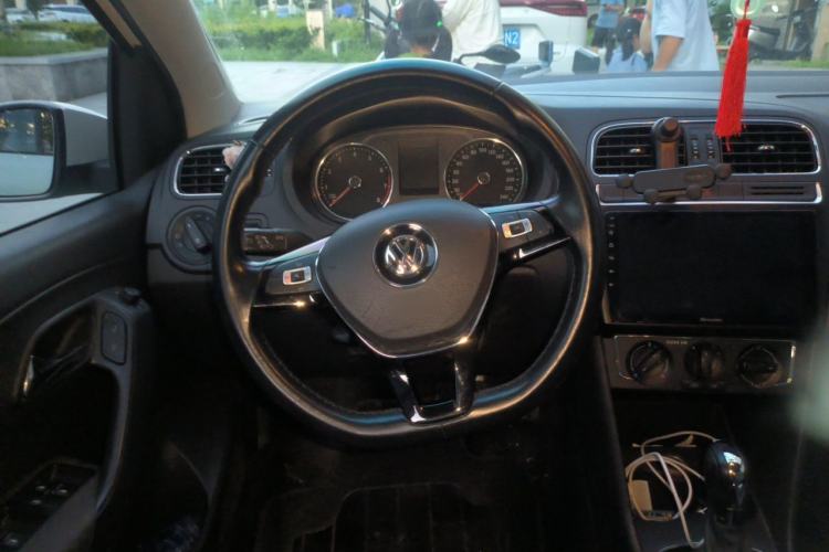 Used Volkswagen Polo 2016 1.6L Automatic Comfort Model Steering Wheel