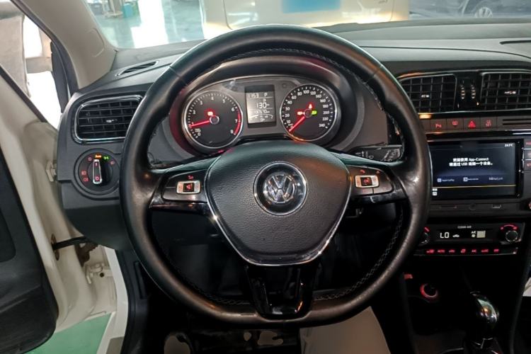 Used Volkswagen Polo 2016 1.6L Automatic Luxury Model Steering Wheel