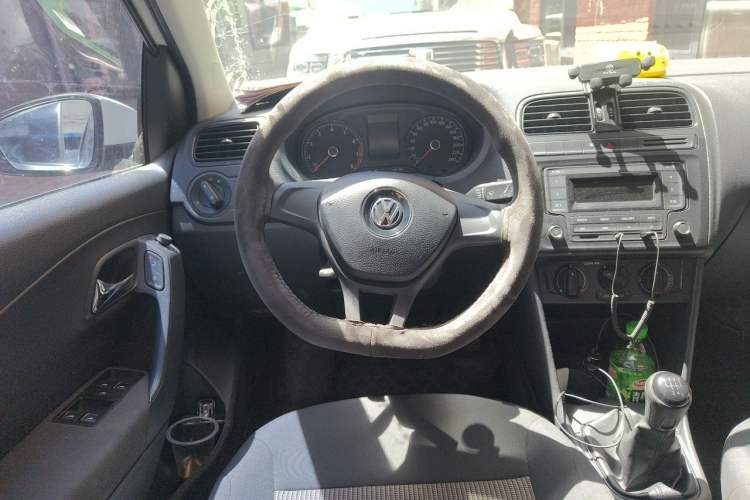 Used Volkswagen Polo 2016 1.4L Manual Fashion Model Steering Wheel