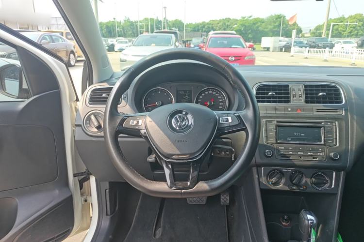 Used Volkswagen Polo 2016 1.6L Automatic Comfort Model Steering Wheel