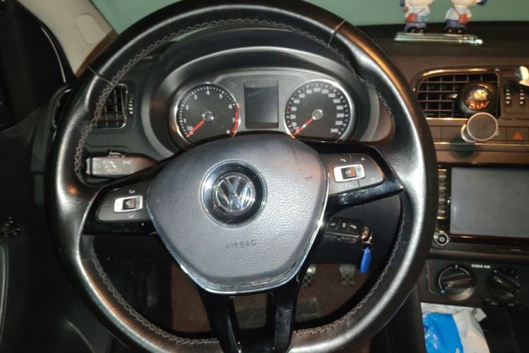 Used Volkswagen Polo 2016 1.6L Automatic Comfort Model Steering Wheel