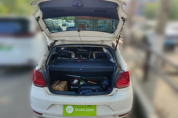 Used Volkswagen Polo 2016 1.4L Manual Fashion Model Trunk