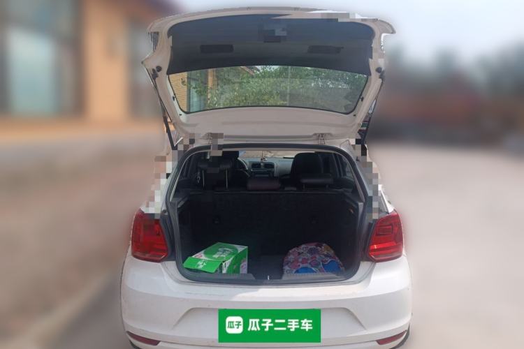 Used Volkswagen Polo 2016 1.4L Manual Fashion Model Trunk