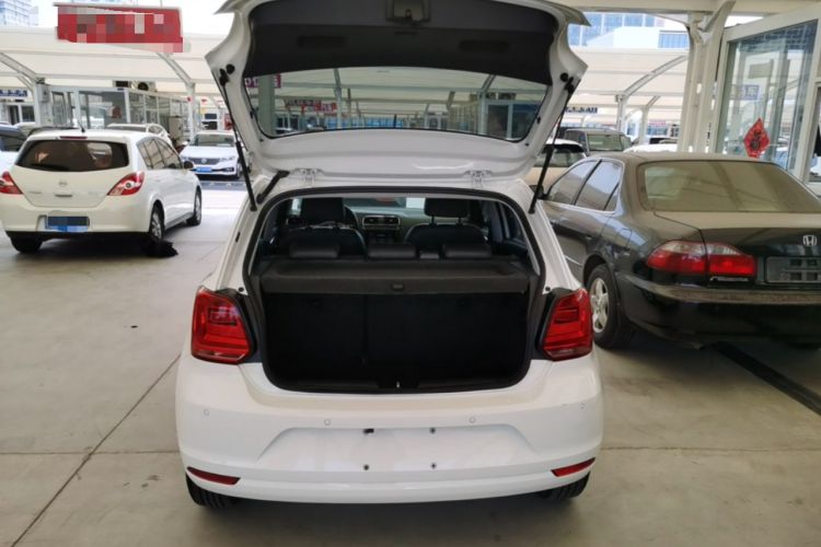 Used Volkswagen Polo 2016 1.6L Automatic Luxury Model Trunk