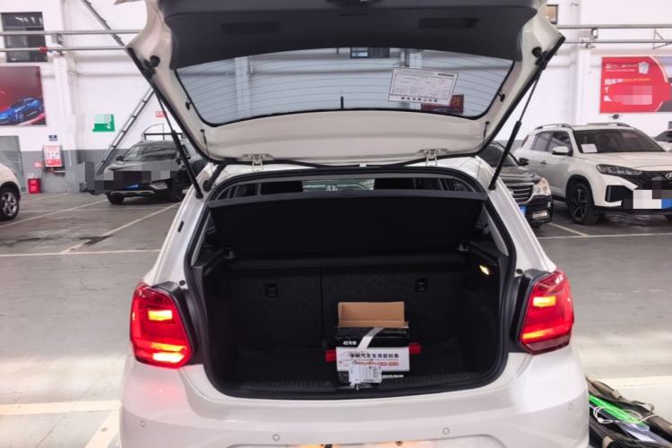 Used Volkswagen Polo 2016 1.6L Automatic Comfort Model Trunk