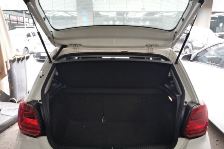 Used Volkswagen Polo 2016 1.6L Automatic Comfort Model Trunk