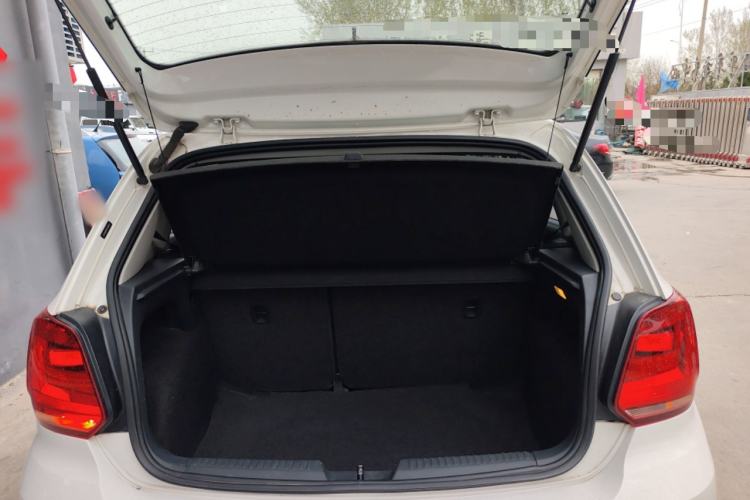 Used Volkswagen Polo 2016 1.6L Automatic Comfort Model Trunk