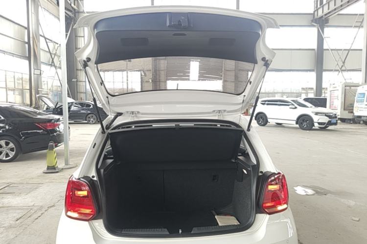 Used Volkswagen Polo 2016 1.6L Automatic Comfort Model Trunk