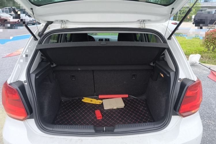 Used Volkswagen Polo 2016 1.6L Automatic Comfort Model Trunk