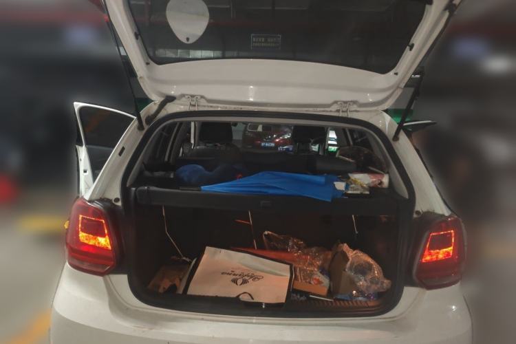Used Volkswagen Polo 2016 1.4L Manual Fashion Model Trunk