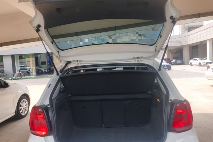 Used Volkswagen Polo 2016 1.6L Automatic Comfort Model Trunk