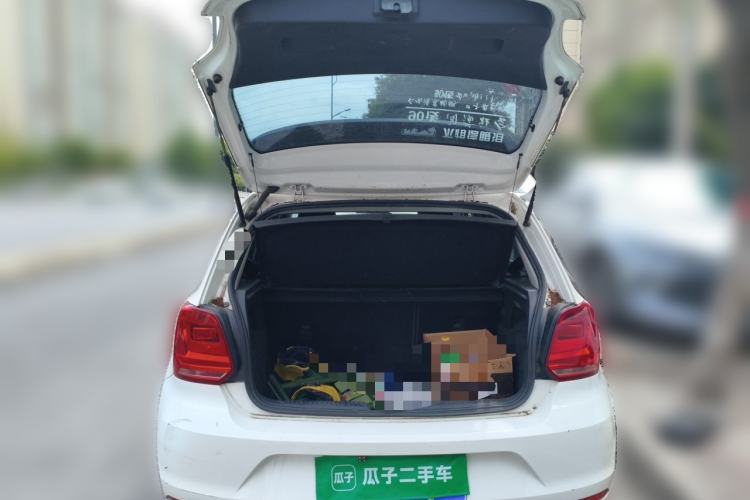 Used Volkswagen Polo 2016 1.4L Manual Fashion Model Trunk