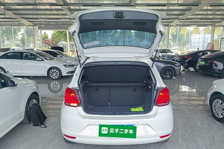 Used Volkswagen Polo 2016 1.6L Automatic Comfort Model Trunk