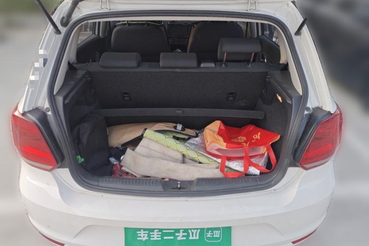 Used Volkswagen Polo 2016 1.4L Manual Fashion Model Trunk