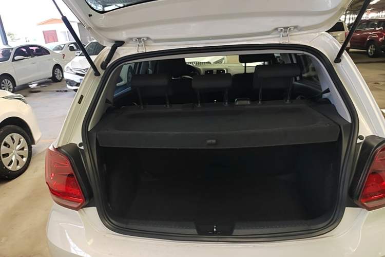 Used Volkswagen Polo 2016 1.6L Automatic Comfort Model Trunk