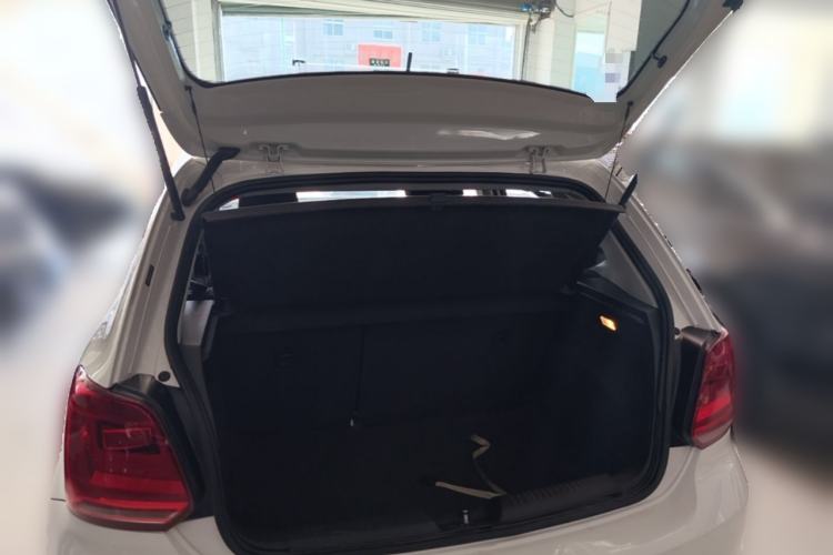 Used Volkswagen Polo 2016 1.6L Automatic Comfort Model Trunk