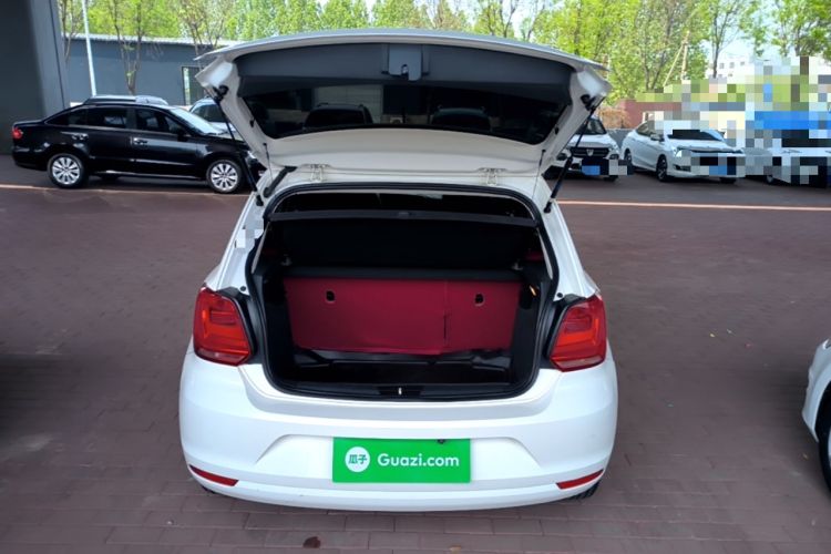 Used Volkswagen Polo 2016 1.4L Manual Fashion Model Trunk