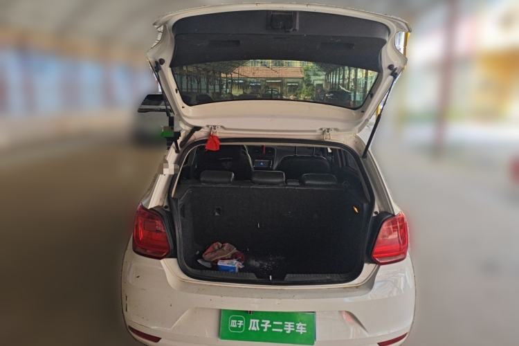 Used Volkswagen Polo 2016 1.4L Manual Fashion Model Trunk