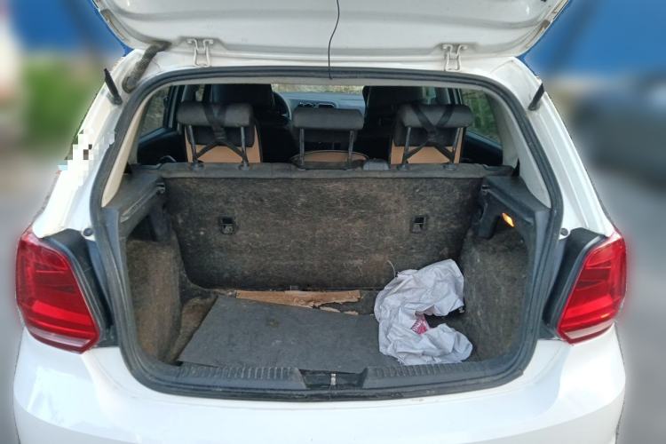 Used Volkswagen Polo 2016 1.4L Manual Fashion Model Trunk