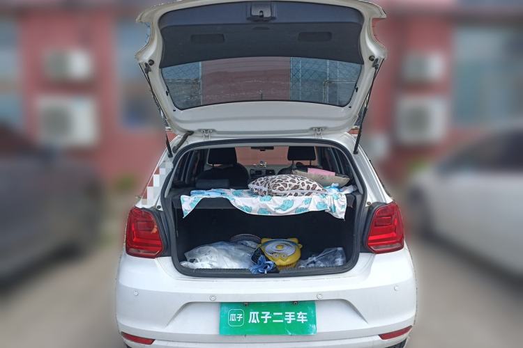 Used Volkswagen Polo 2016 1.4L Manual Fashion Model Trunk