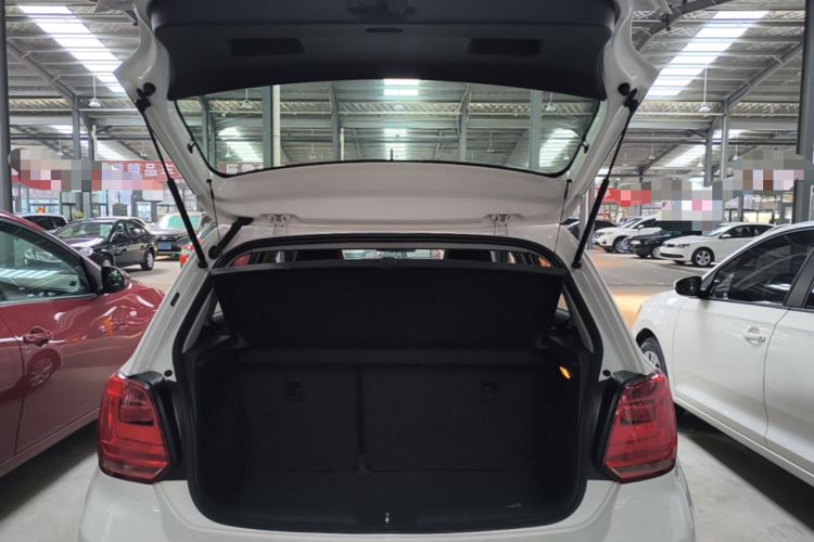 Used Volkswagen Polo 2016 1.6L Automatic Comfort Model Trunk