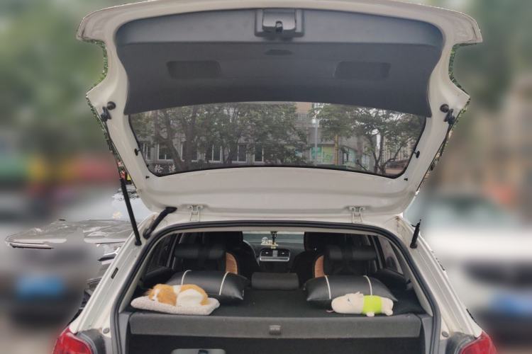 Used Volkswagen Polo 2016 1.4L Manual Fashion Model Trunk